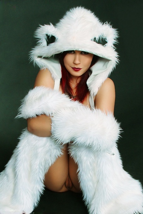 Cute redhead Scarlet Starr exposes her great body while wearing cosplay attire 56866177
