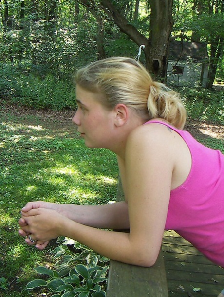Amateur girl Ryan models for a non nude shoot in denim shorts 51456209