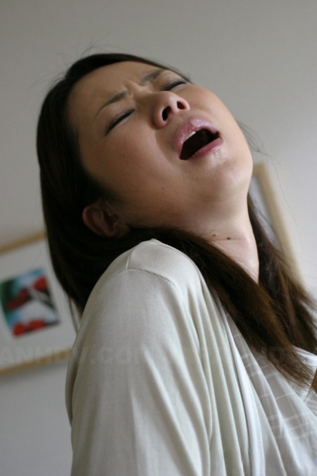 Japanese female receives external cumshot after being masturbated 17232347