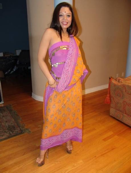 Indian MILF Luccia Reyes has sex with her man friend upon a couch 35583041