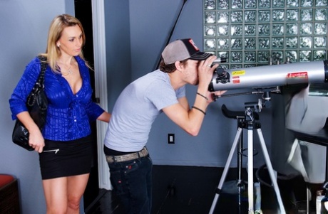 British cougar Tanya Tate seduces a young man while he is watching the stars 62580568