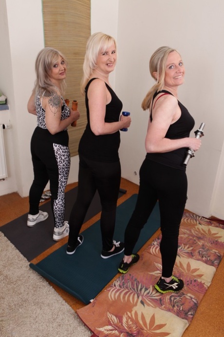 Older blondes partake in hardcore POV sex during the course of a workout 18104651