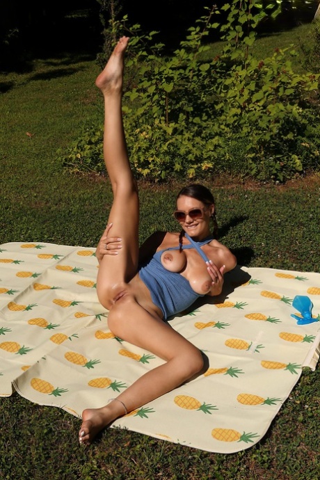 Brunette teen Jc Wilds does a handstand with a dildo inside her vagina 10866968