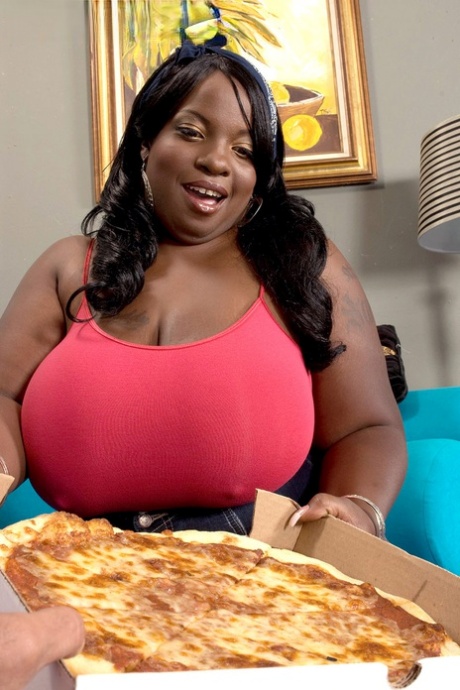 Obese black woman Diamond Knights eats a pizza before riding atop a dick 81339234