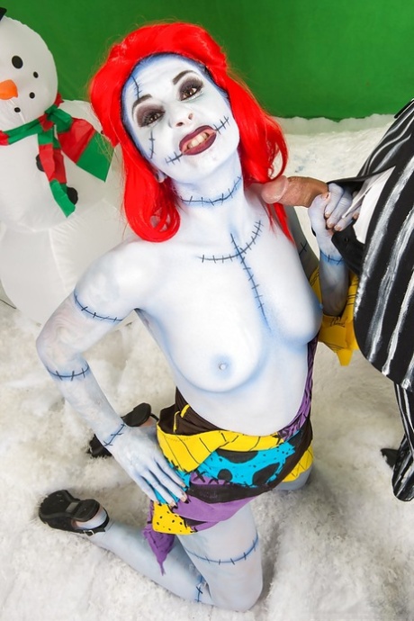 Amateur chick Joanna Angel and guy don creepy cosplay outfits before fucking 45819993